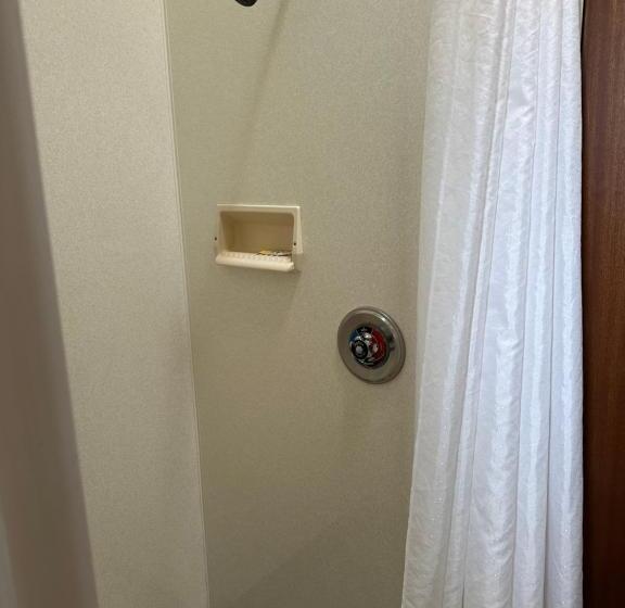 מוטל Helensborough Motor Inn