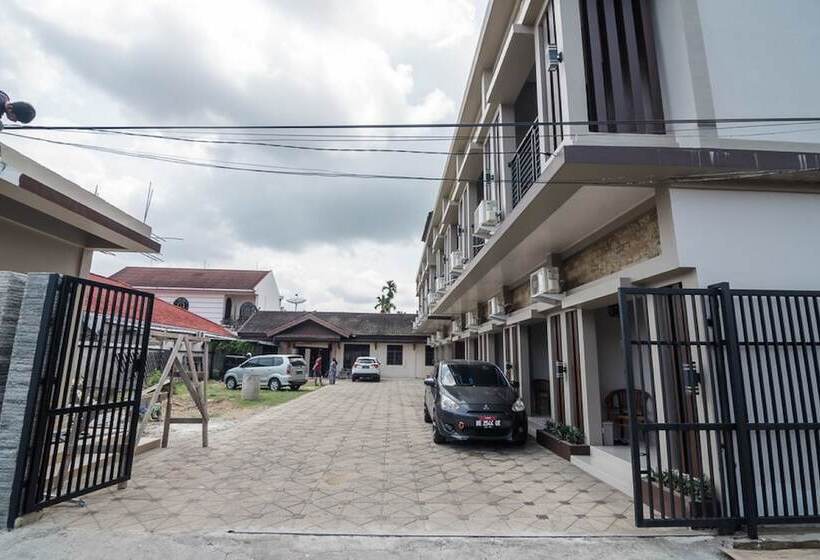 펜션 Reddoorz Syariah Near Tugu Juang Jambi