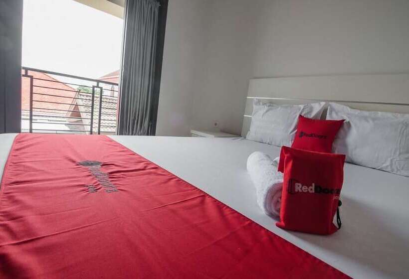 펜션 Reddoorz Syariah Near Tugu Juang Jambi