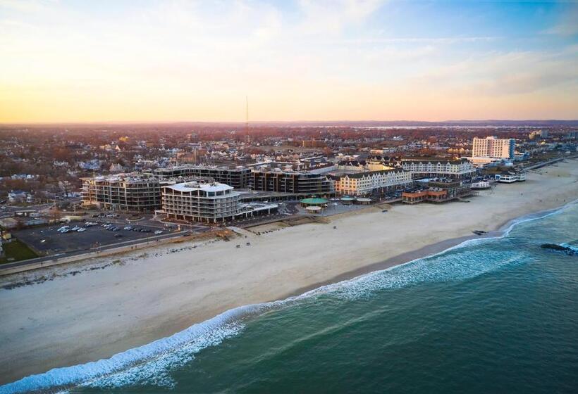 Wave Resort