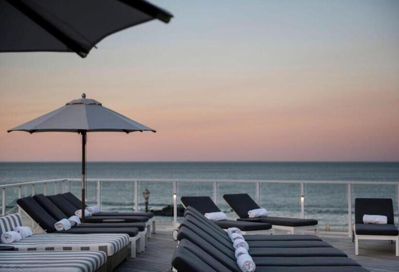 Wave Resort
