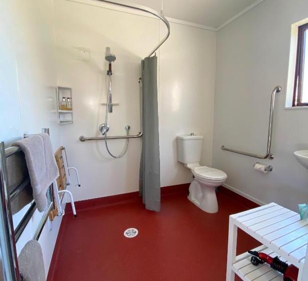 Adventure Lodge And Motels And Tongariro Crossing Track Transport