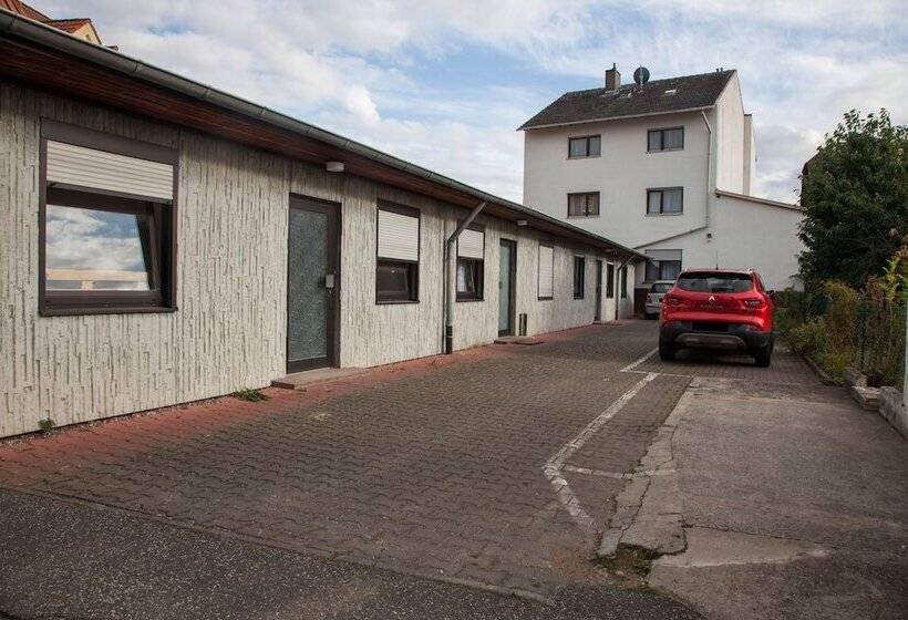 مبيت وإفطار Gästehaus Häuser