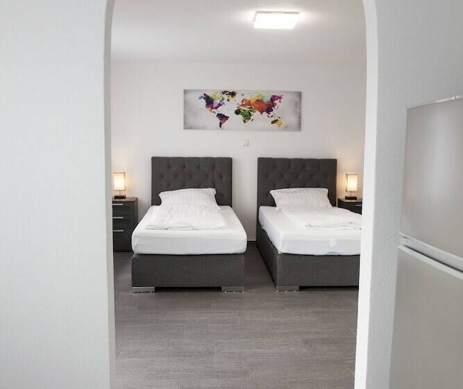 مبيت وإفطار Gästehaus Häuser