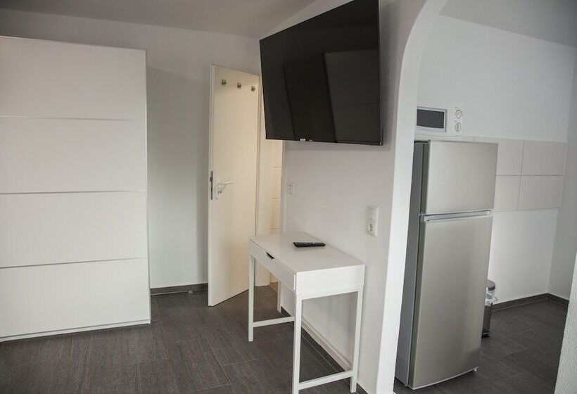 مبيت وإفطار Gästehaus Häuser