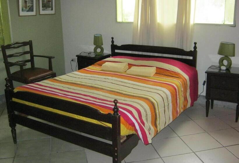 تختخواب و صبحانه Huaranjapo