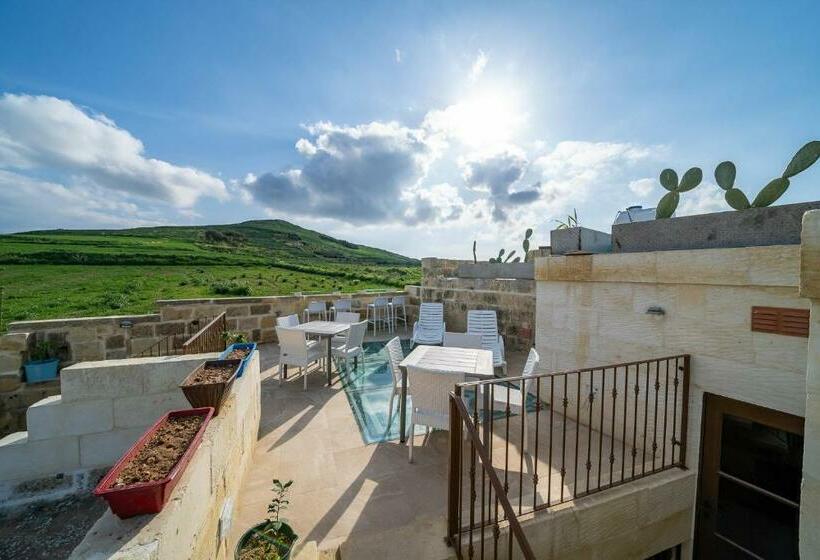 تختخواب و صبحانه Ta Pinu Guesthouse