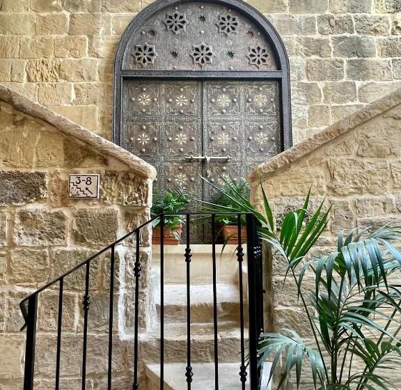 تختخواب و صبحانه Ta Pinu Guesthouse