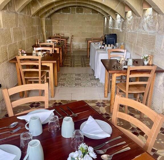 تختخواب و صبحانه Ta Pinu Guesthouse