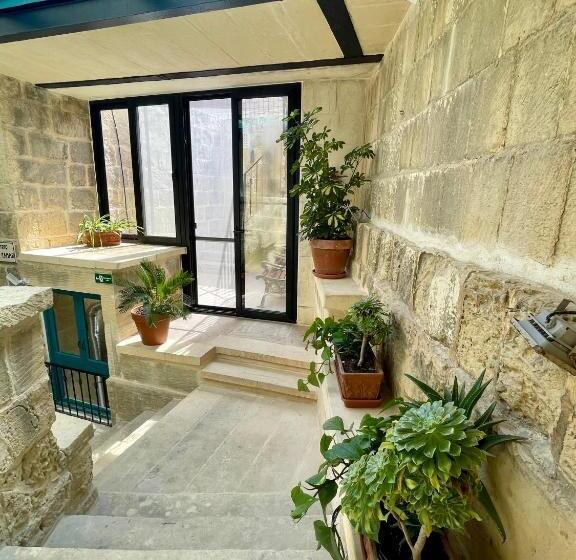 تختخواب و صبحانه Ta Pinu Guesthouse