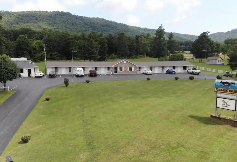 ホテル Fox Mountain Inn
