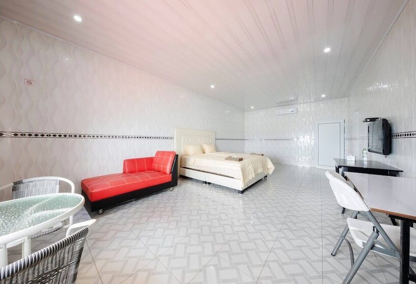 בית מלון כפרי Mega Nasional Seaview