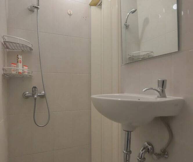 호텔 Oyo 478 Balcon Biru