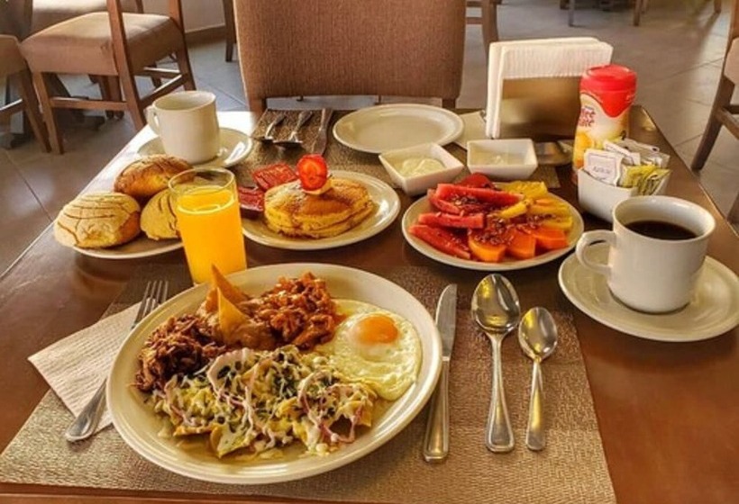 Отель Plaza Catedral