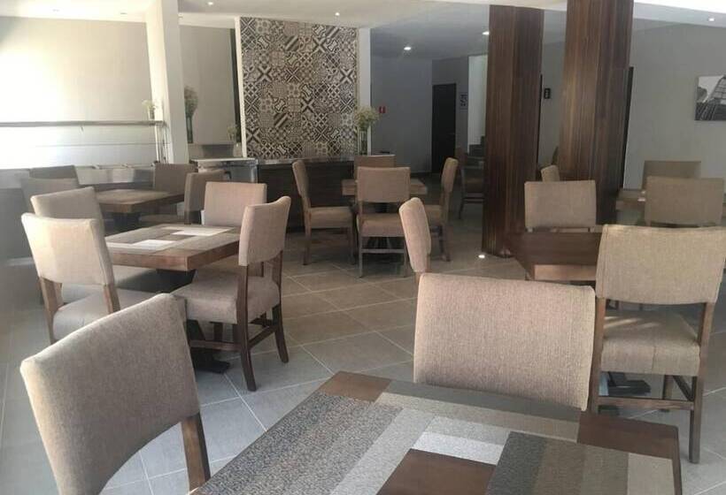 Отель Plaza Catedral