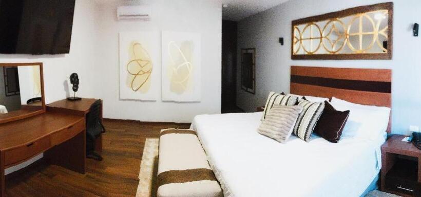 Отель Plaza Catedral