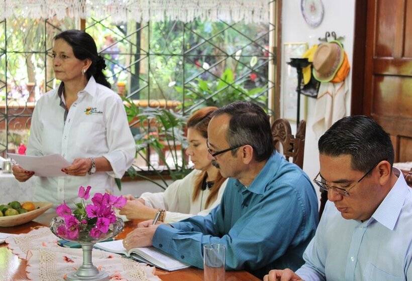 فندق Posada Las Bromelias