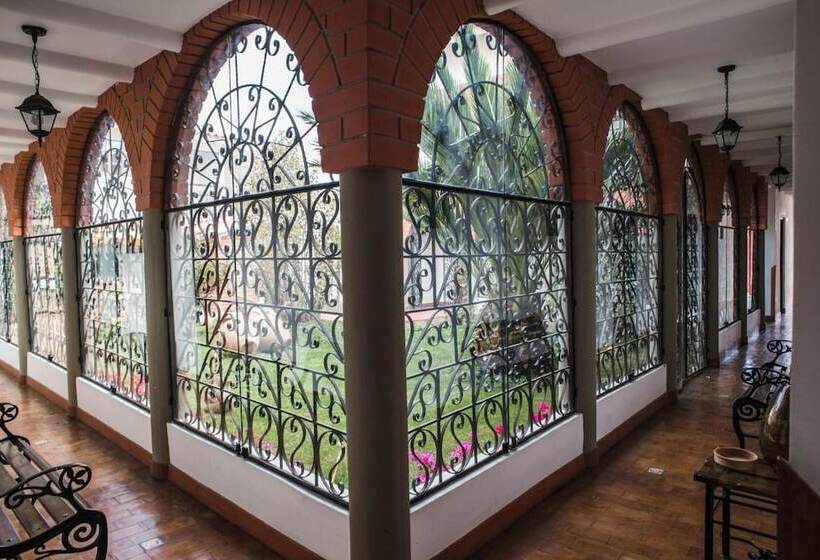 Отель Wilkamayu