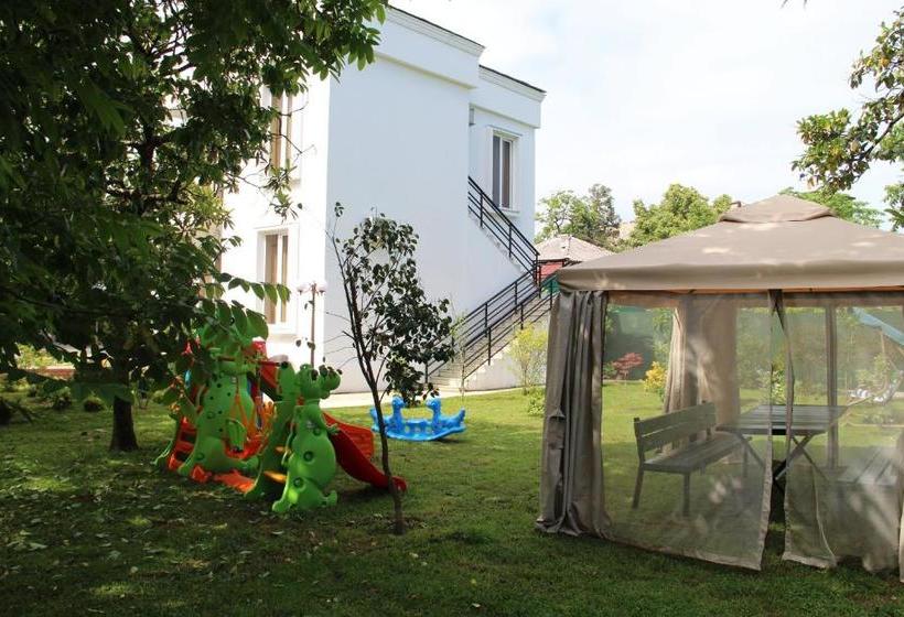 پانسیون Guest House Giorgi