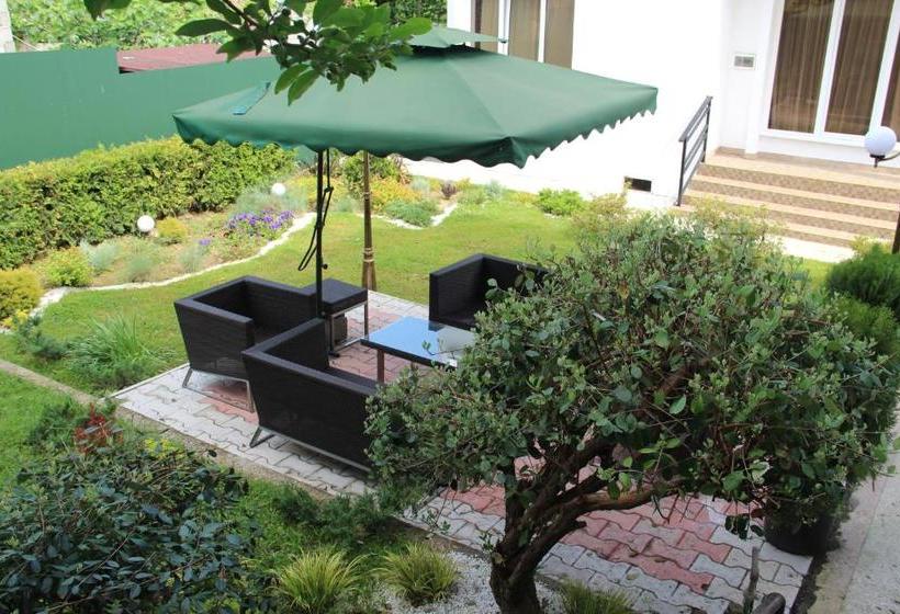 پانسیون Guest House Giorgi