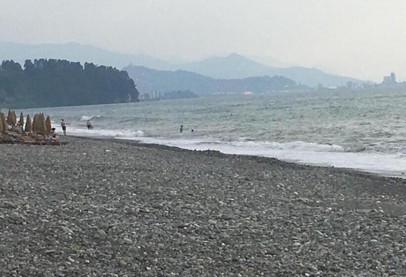 پانسیون Guest House Guram