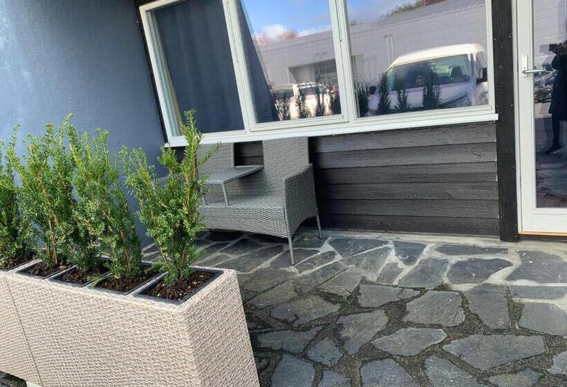 펜션 Husnes Sentrum Hotell