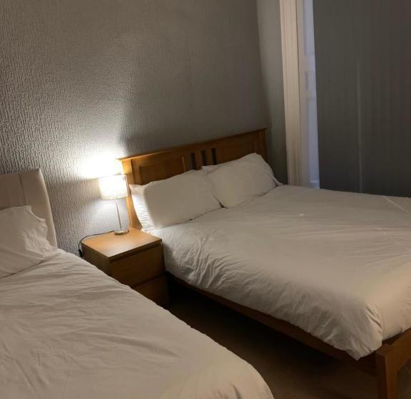 ペンション The Corner Rooms