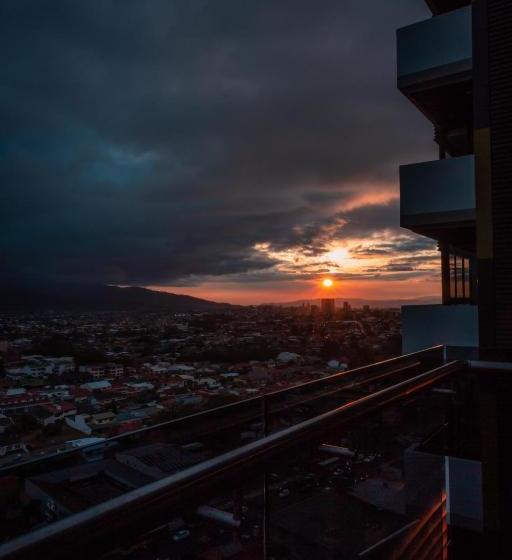 Bee Suites Curridabat