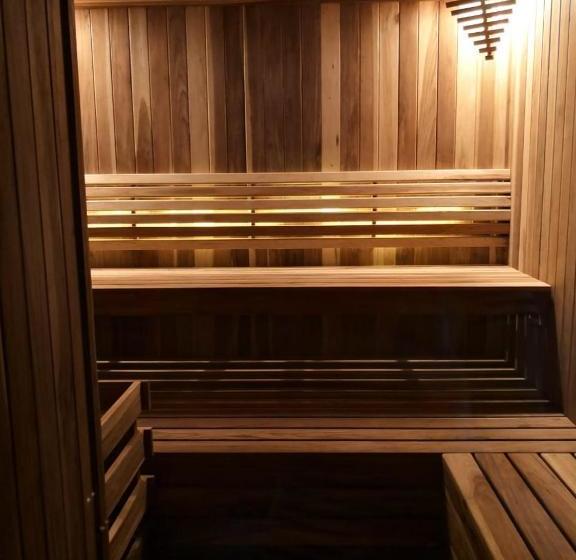 Bee Suites Curridabat