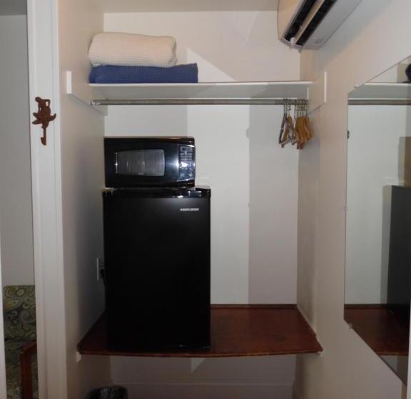 Wachapreague Inn   Motel Rooms