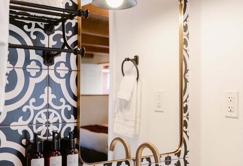 호스텔 Grand Pine Cabins