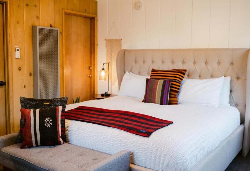 호스텔 Grand Pine Cabins