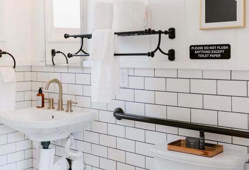 호스텔 Grand Pine Cabins