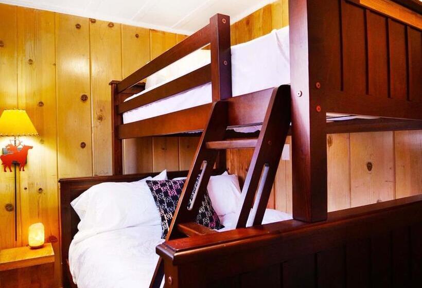 호스텔 Grand Pine Cabins