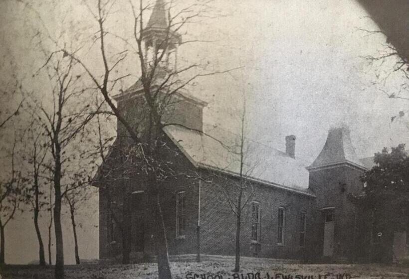 فندق صغير Newhouse Family Inn