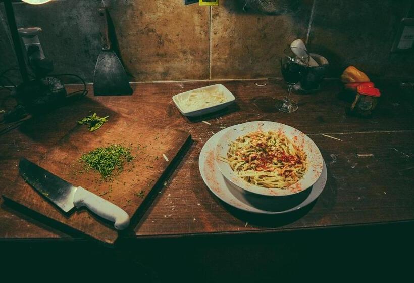 هاستل Posada Biarritz