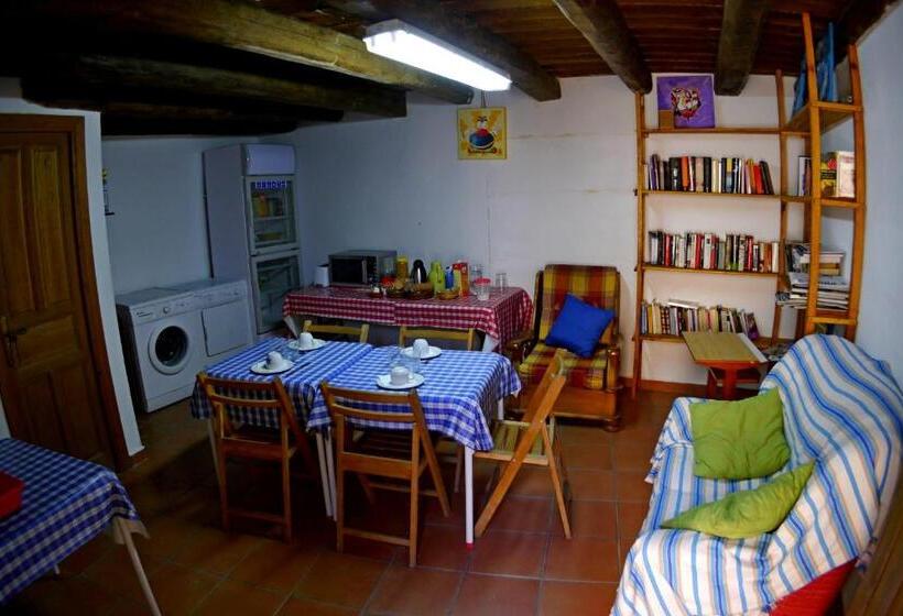 Albergue Restaurante De Artieda