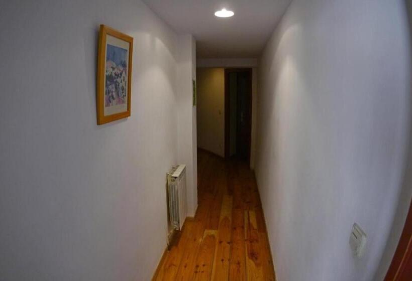 Albergue Restaurante De Artieda