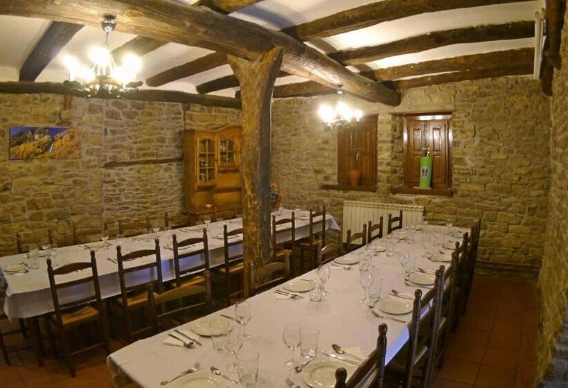 Albergue Restaurante De Artieda
