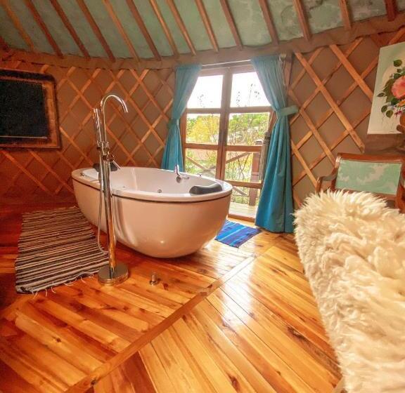 Общежитие Solar Do Oriente   Yurt Ecovillage