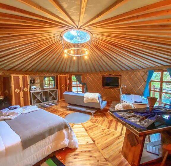 Общежитие Solar Do Oriente   Yurt Ecovillage