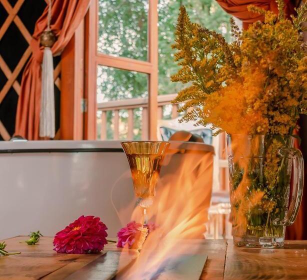 Общежитие Solar Do Oriente   Yurt Ecovillage