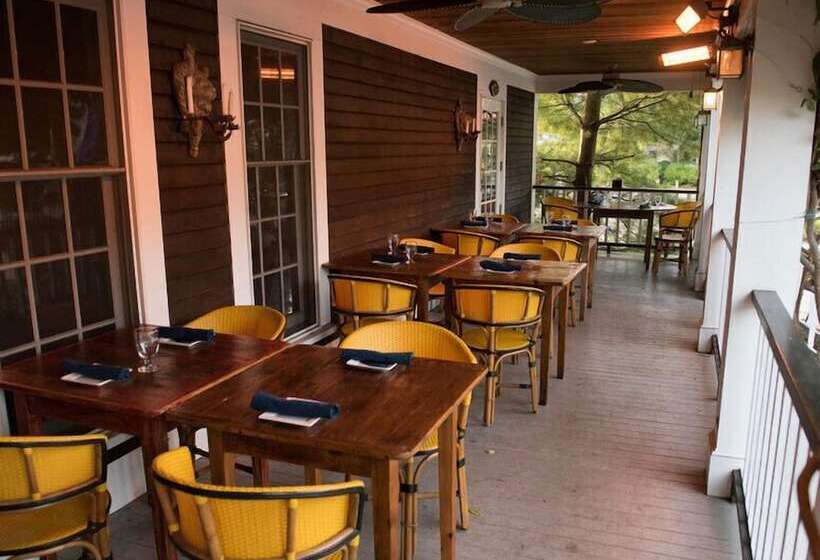 Общежитие The Red Lion Inn