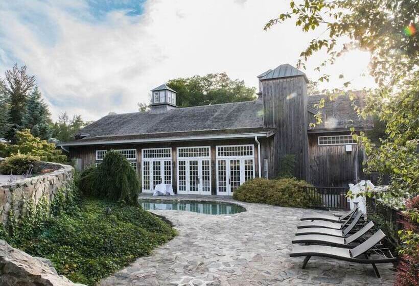 Общежитие The Red Lion Inn