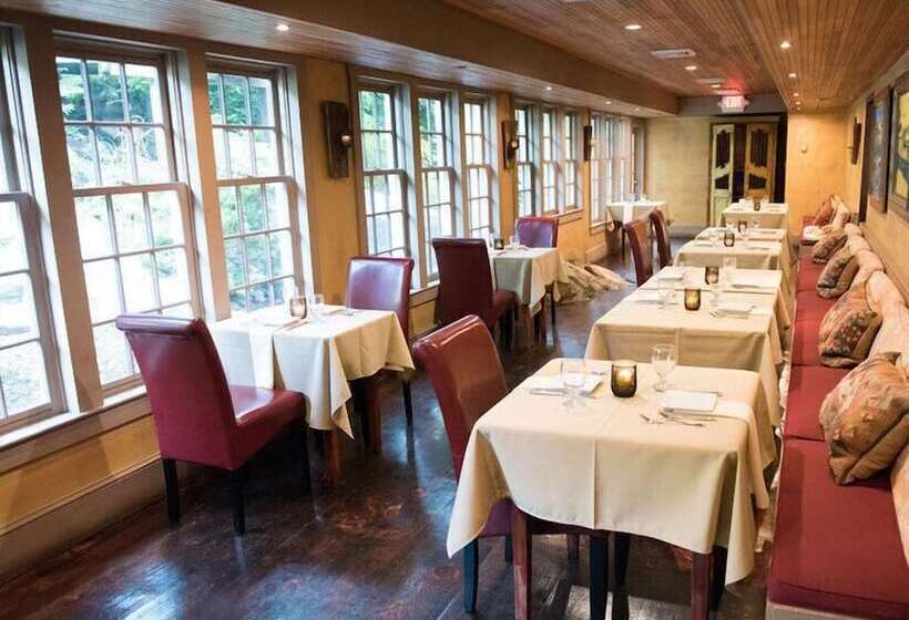 Общежитие The Red Lion Inn