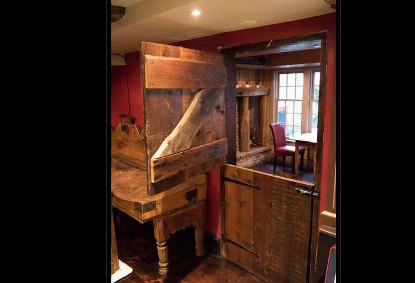 Общежитие The Red Lion Inn