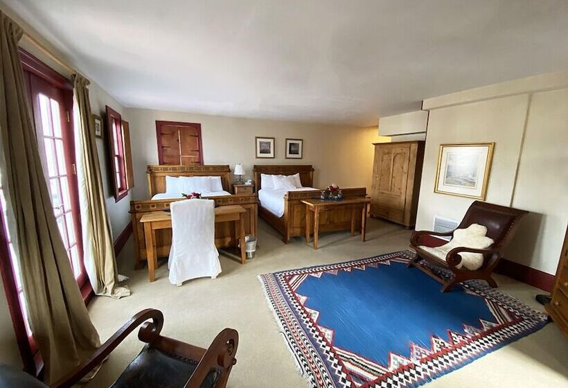 Общежитие The Red Lion Inn