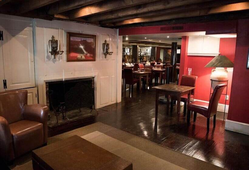 Общежитие The Red Lion Inn