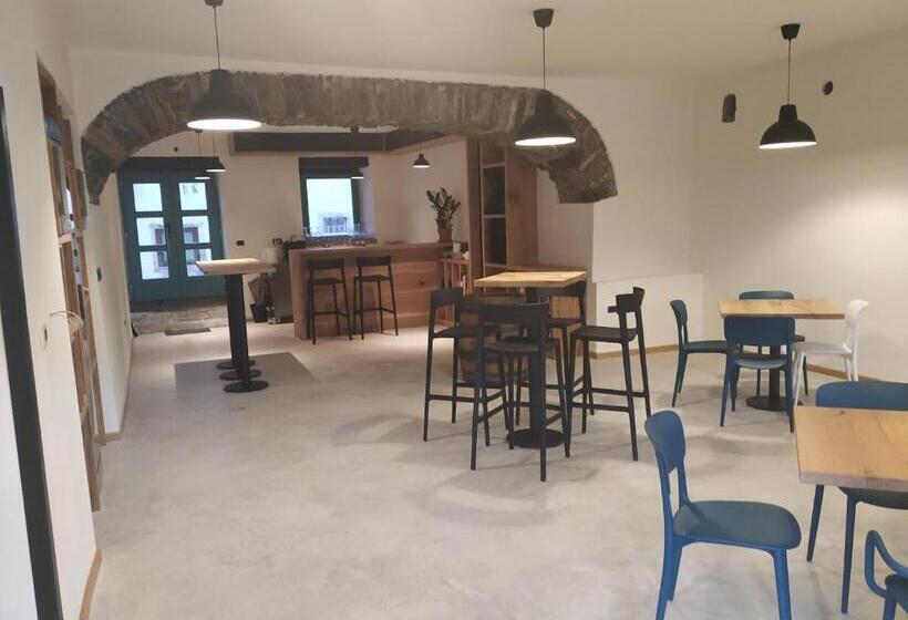 تختخواب و صبحانه B & W Križ