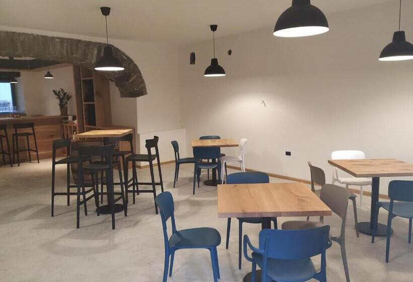 تختخواب و صبحانه B & W Križ